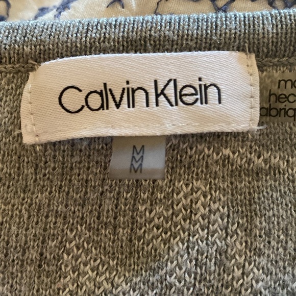 Calvin Klein Knit long Sweater in Gray and tan. White floral. Size M. Dual color - Picture 11 of 13